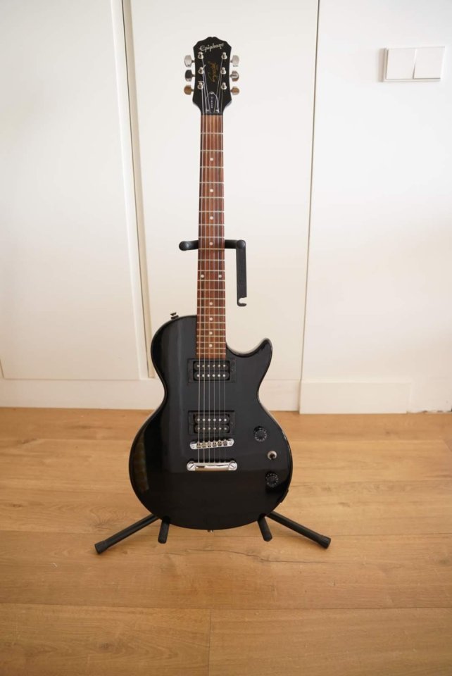 Epiphone Les Paul 1999 de segunda mano · Foto 1 de 6 · Madrid · 240 €