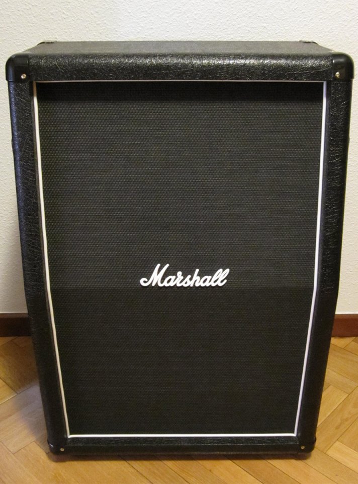 Pantalla 2x12" Vertical Marshall MX212AR de segunda mano · Foto 1 de 6 · Madrid · 300 €