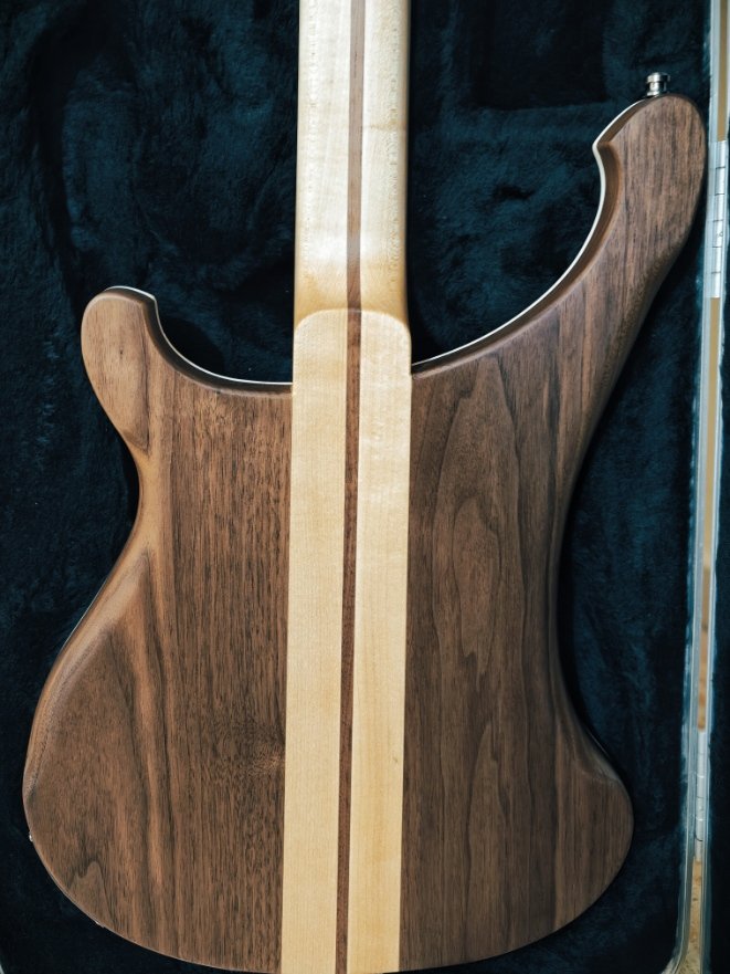 Rickenbacker 4003 Walnut 2026. Nuevo sin estrenar. de segunda mano · Foto 2 de 6 · Madrid · 2650 €