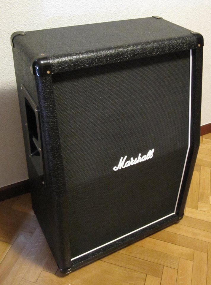 Pantalla 2x12" Vertical Marshall MX212AR de segunda mano · Foto 2 de 6 · Madrid · 300 €