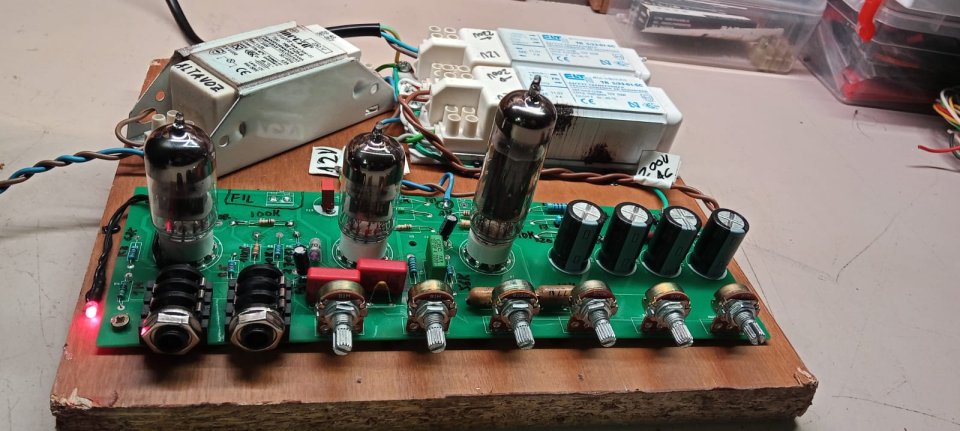 Amplificador valvulas sonido basado JTM-45 BASMAN