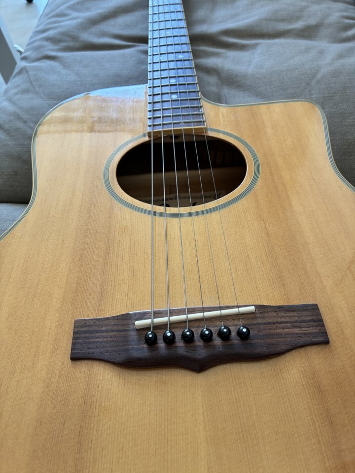 Guitarra Electroacústica Cort MR500 de segunda mano · Foto 7 de 9 · Madrid · 150 €