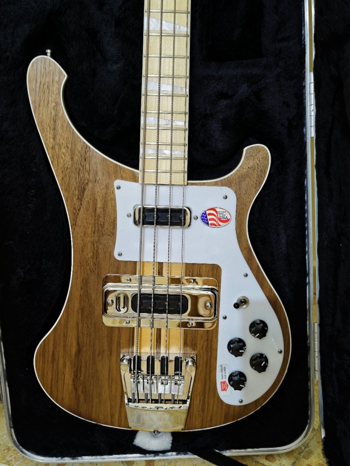 Rickenbacker 4003 Walnut 2026. Nuevo sin estrenar. de segunda mano · Foto 4 de 6 · Madrid · 2650 €
