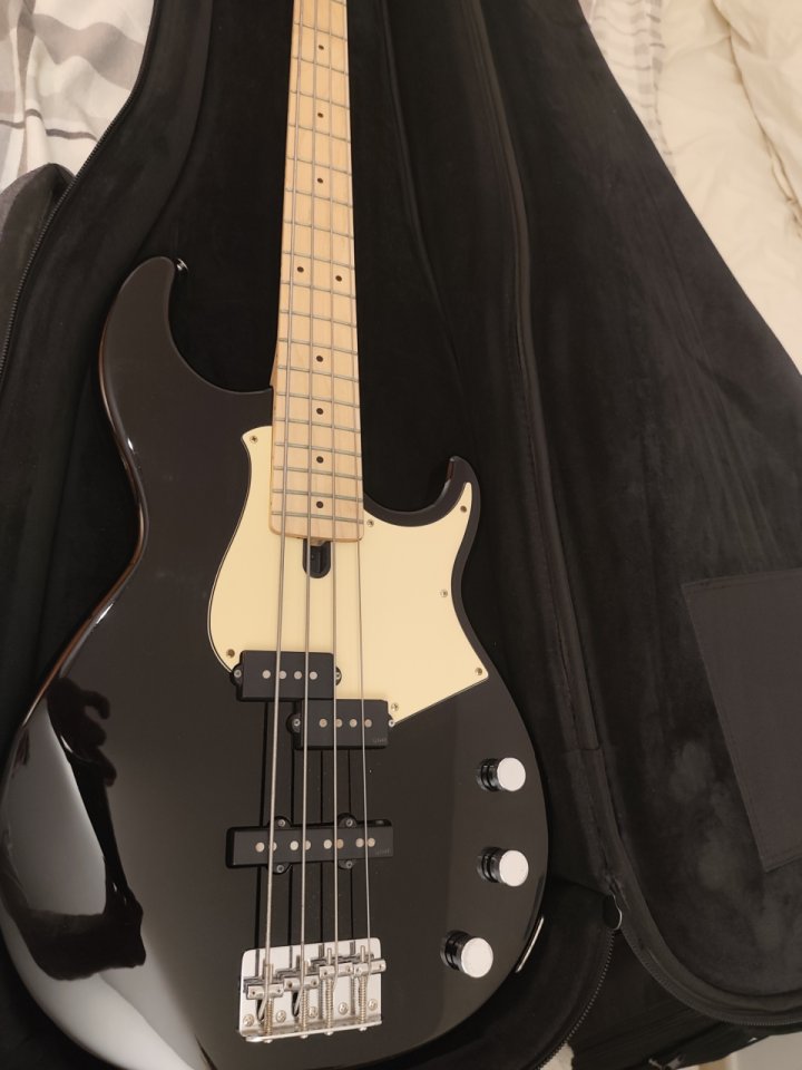 YAMAHA BB434M Funda incluida. de segunda mano · Foto 1 de 5 · Málaga · 425 €