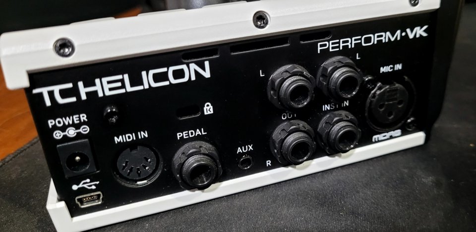 TC Helicon Perform VK Procesador Vocal de segunda mano · Foto 3 de 6 · Madrid · 180 €