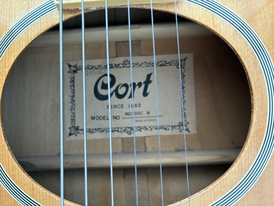Guitarra Electroacústica Cort MR500 de segunda mano · Foto 8 de 9 · Madrid · 150 €
