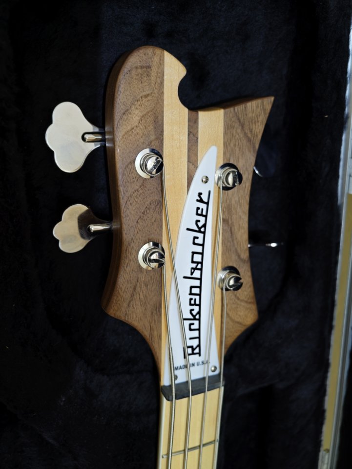 Rickenbacker 4003 Walnut 2026. Nuevo sin estrenar. de segunda mano · Foto 5 de 6 · Madrid · 2650 €