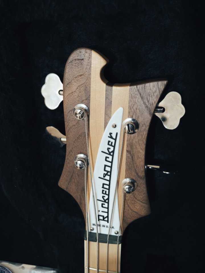 Rickenbacker 4003 Walnut 2026. Nuevo sin estrenar. de segunda mano · Foto 6 de 6 · Madrid · 2650 €