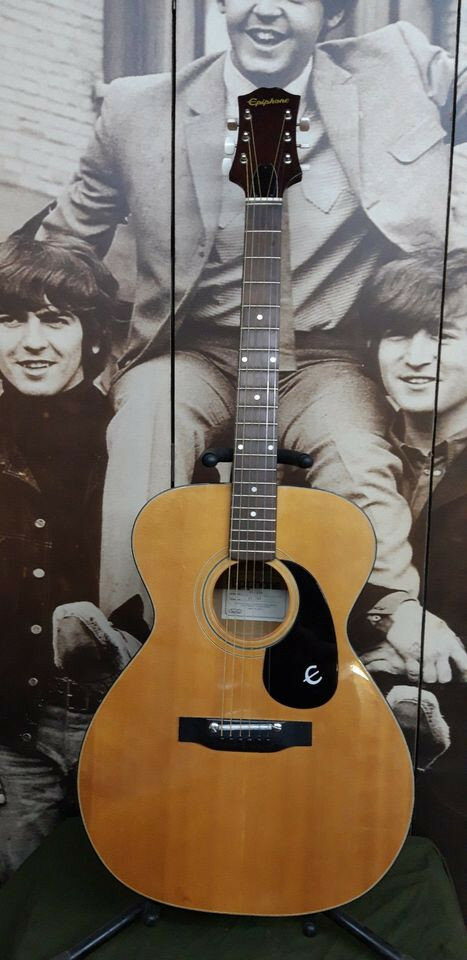 Epiphone , FT 120, año 1.977, fabricada en Japon, modelo raro