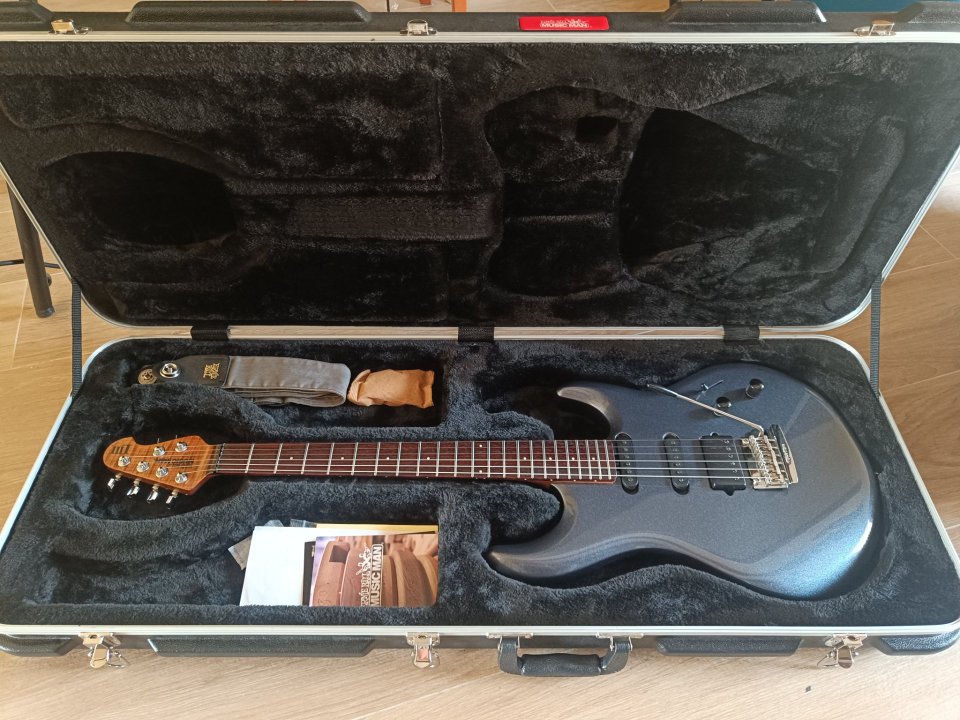 Music man luke III de segunda mano · Foto 3 de 5 · Tarragona · 2900 €