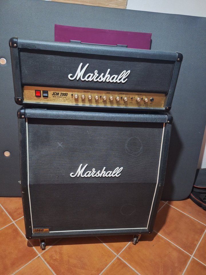 Amplificador Marshall JCM2000 Dual Super Lead + pantalla 1960 Lead de segunda mano · Foto 1 de 2 · Granada · 600 €