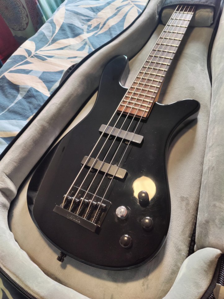 Rockbass by warwick Streamer 5 cuerdas con EMG J5 y preamp EMG BTS de segunda mano · Foto 2 de 9 · Madrid · 475 €