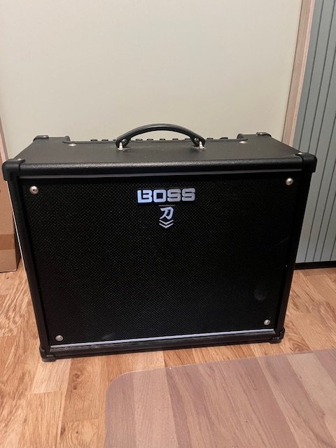 Boss Katana 100 Amplificador de segunda mano · Foto 1 de 4 · Barcelona · 265 €
