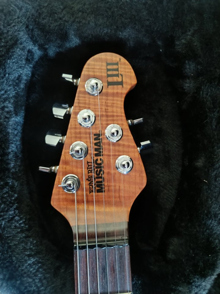 Music man luke III de segunda mano · Foto 5 de 5 · Tarragona · 2900 €