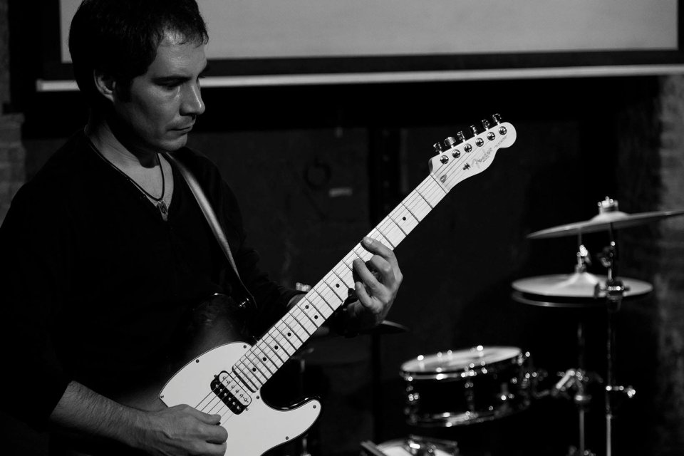 CLASES DE GUITARRA - Presenciales y Online