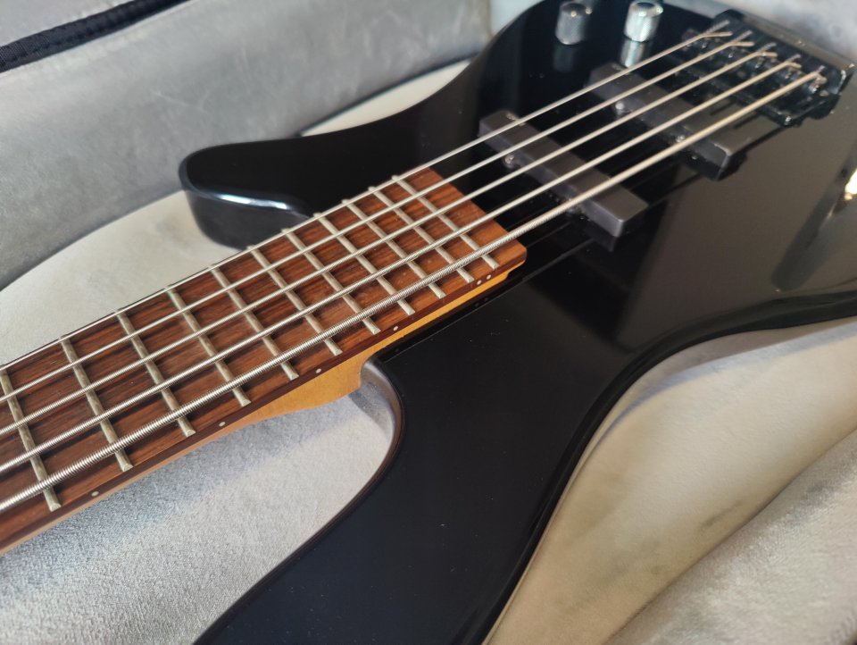 Rockbass by warwick Streamer 5 cuerdas con EMG J5 y preamp EMG BTS de segunda mano · Foto 5 de 9 · Madrid · 475 €