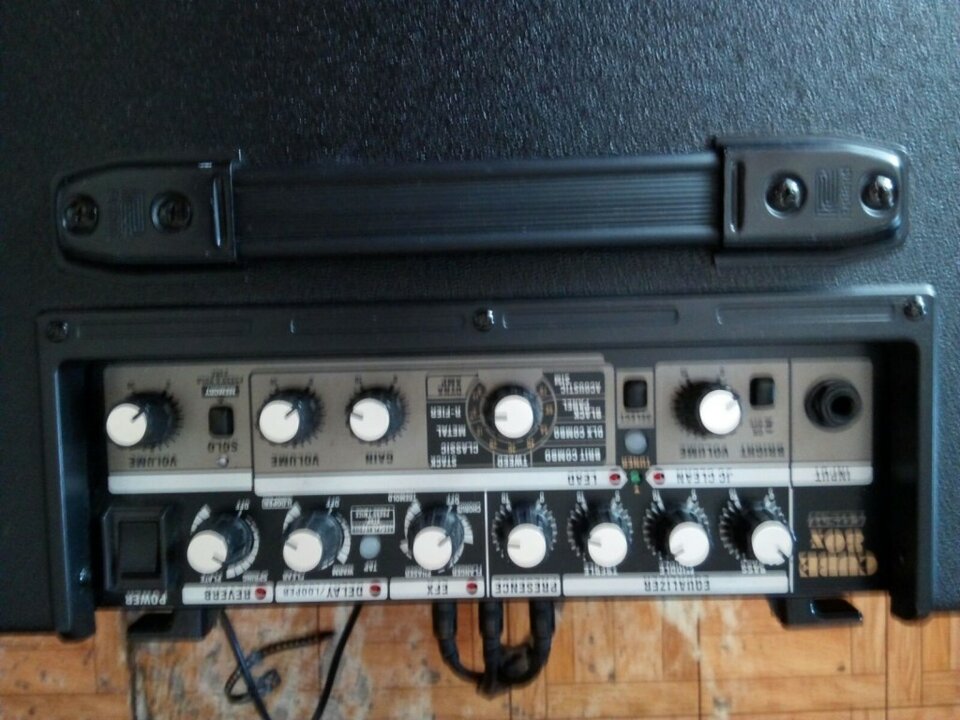 Vendo:ROLAND 80 X