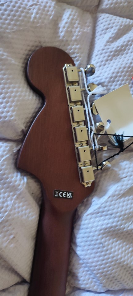 Guitarra electroacústica Fender Monterrey Standard