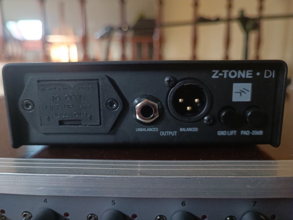 Z-Tone Preamp/DI IK Multimedia