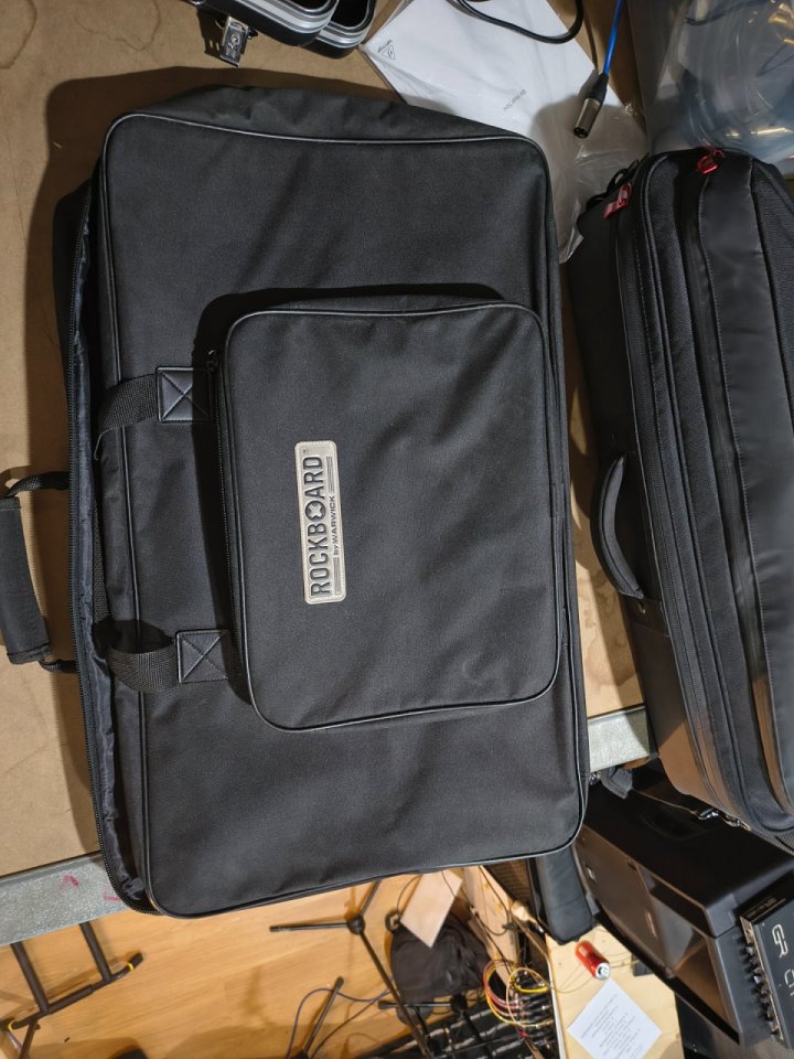 Pedalera Rockboard de segunda mano · Foto 2 de 2 · Cádiz · 40 €
