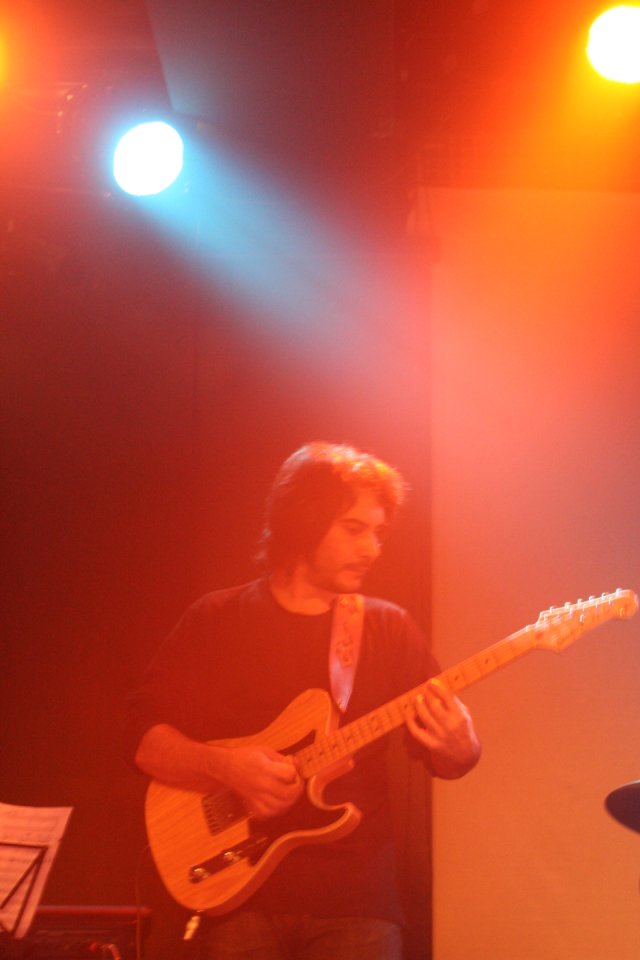 CLASES DE GUITARRA - Presenciales y Online