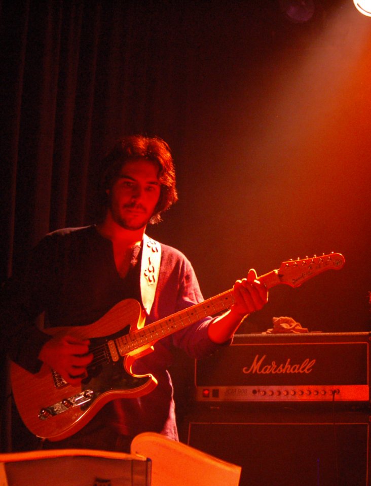 CLASES DE GUITARRA - Presenciales y Online