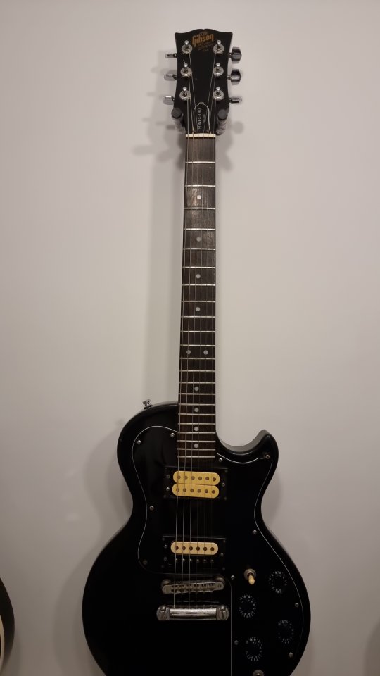 Cambio 3 por 1 Gibson, Dean y Westone