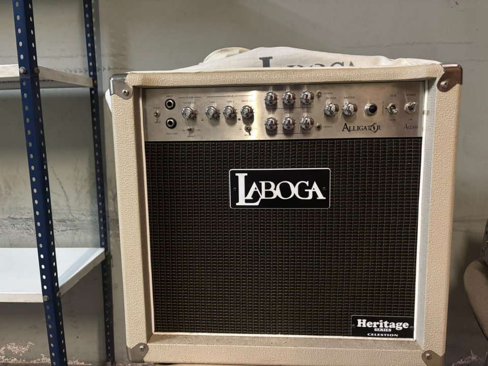 Vendo Combo Laboga Alligator 30W Pure A-Class + Celestion G12H + Flycase y Extras de segunda mano · Foto 1 de 4 · Barcelona · 1100 €