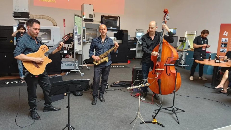 CLASES DE GUITARRA - Presenciales y Online