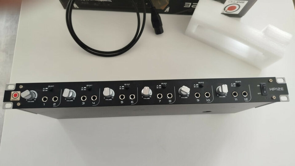 SM Pro HP12e Amplificador de Auriculares