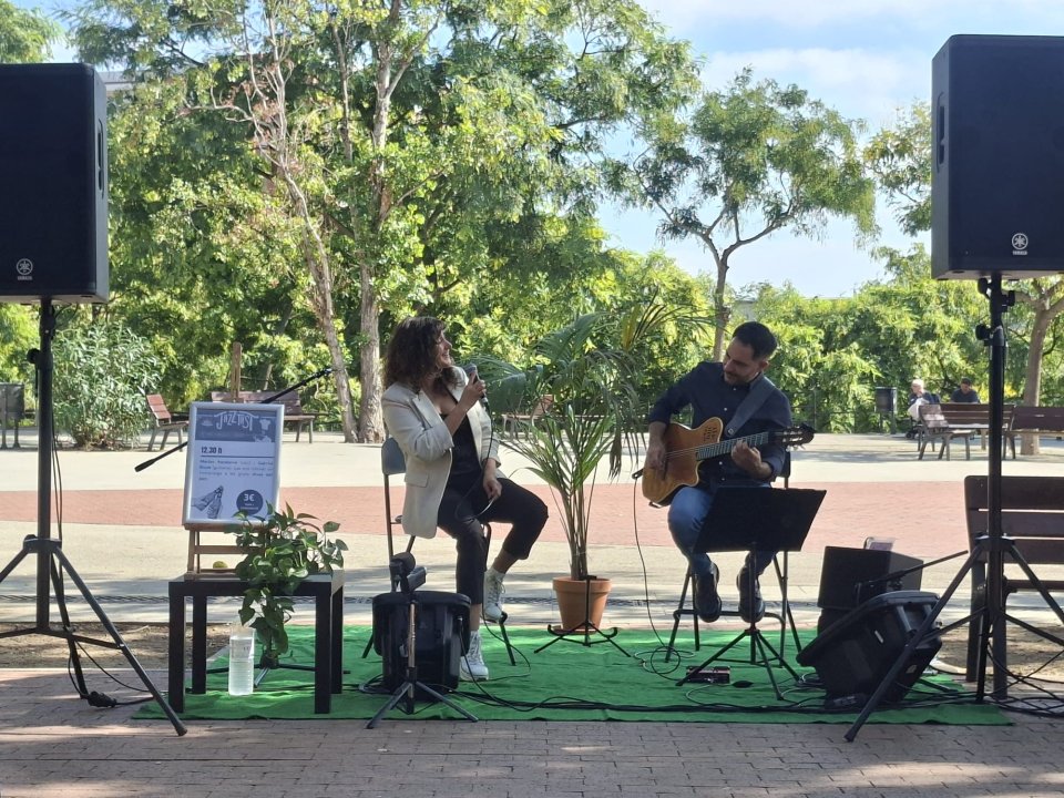 CLASES DE GUITARRA - Presenciales y Online