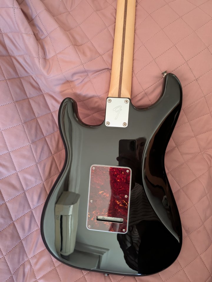 Fender Stratocaster de segunda mano · Foto 4 de 5 · Alicante · 750 €