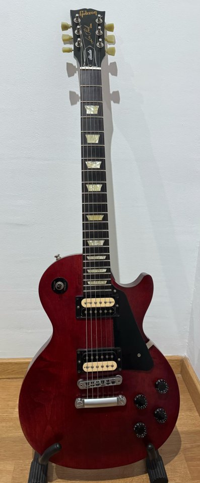 Gibson Les Paul Studio Faded 2012 de segunda mano · Foto 1 de 10 · Málaga · 900 €