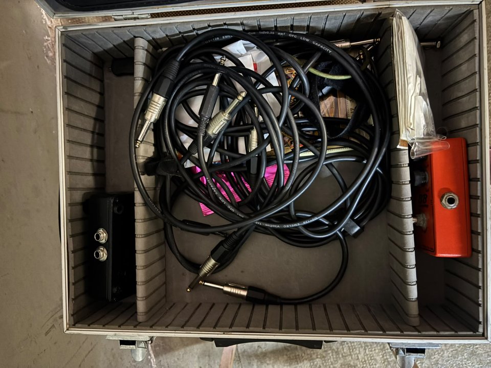Vendo Combo Laboga Alligator 30W Pure A-Class + Celestion G12H + Flycase y Extras de segunda mano · Foto 4 de 4 · Barcelona · 1100 €
