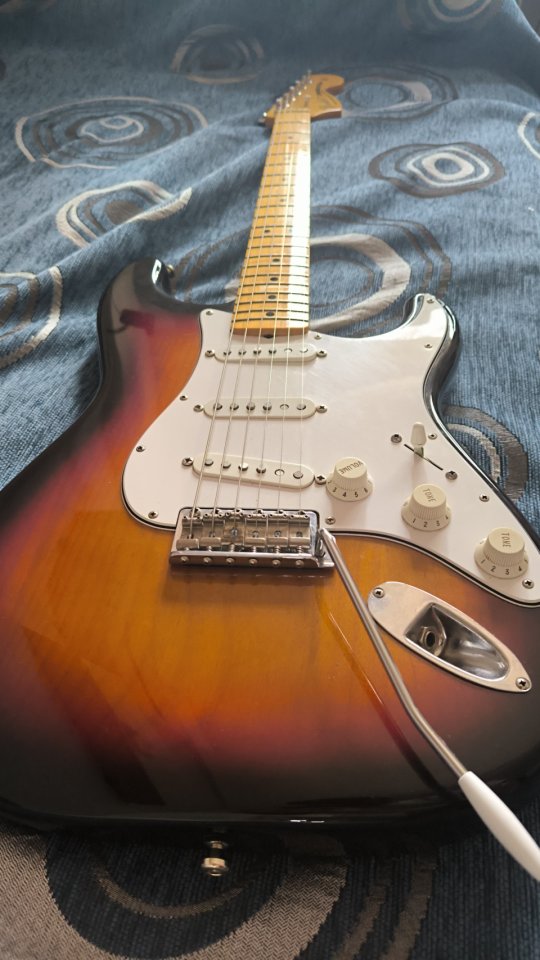 Fender Stratocaster Japón ST-68 TX (2004) - Hendrix Specs - Pastillas USA Texas Special