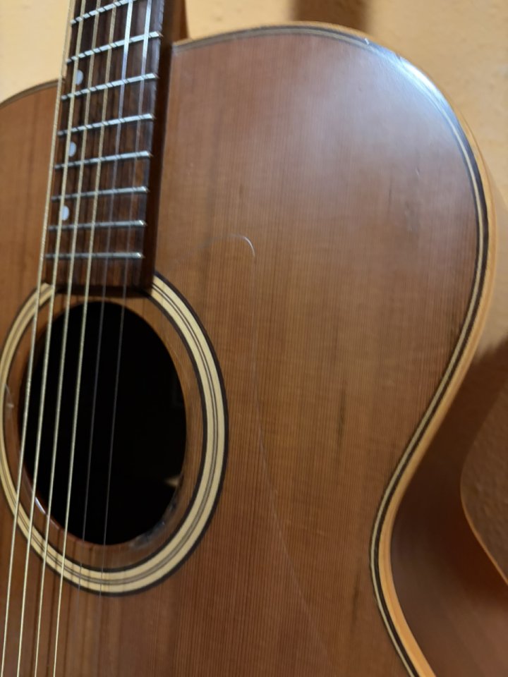 Guitarra acústica Alhambra J1 de segunda mano · Foto 6 de 10 · Sevilla · 395 €
