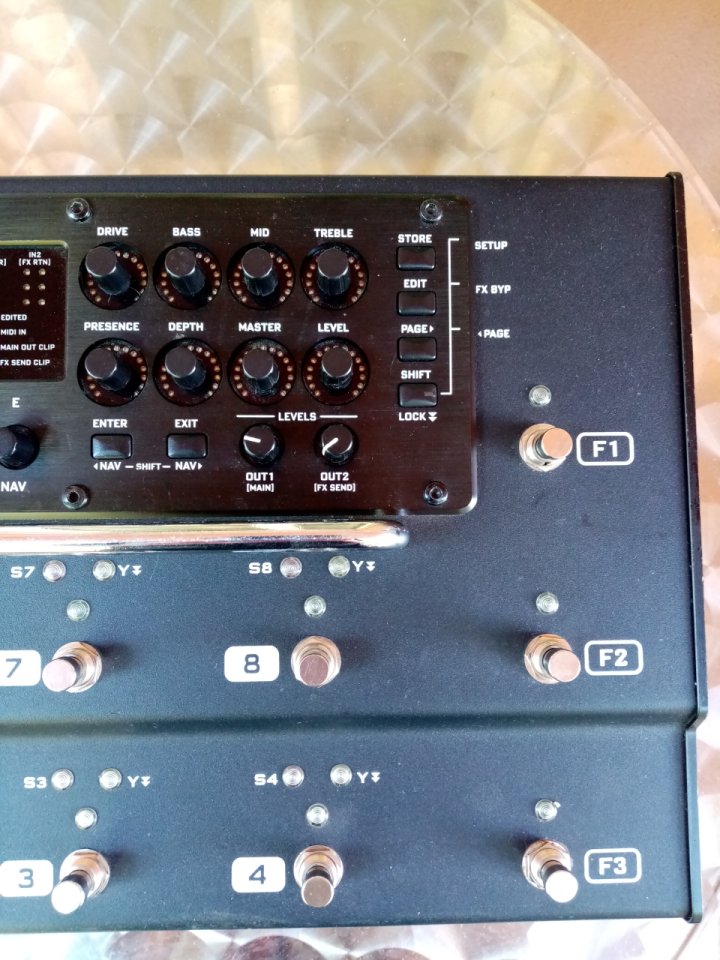 Fractal Audio AX8 (AXE II en formato pedalera)
