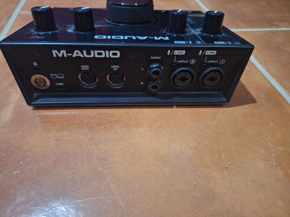 Interfaz de audio M-Audio AIR 192-6 de segunda mano · Foto 3 de 6 · Granada · 90 €