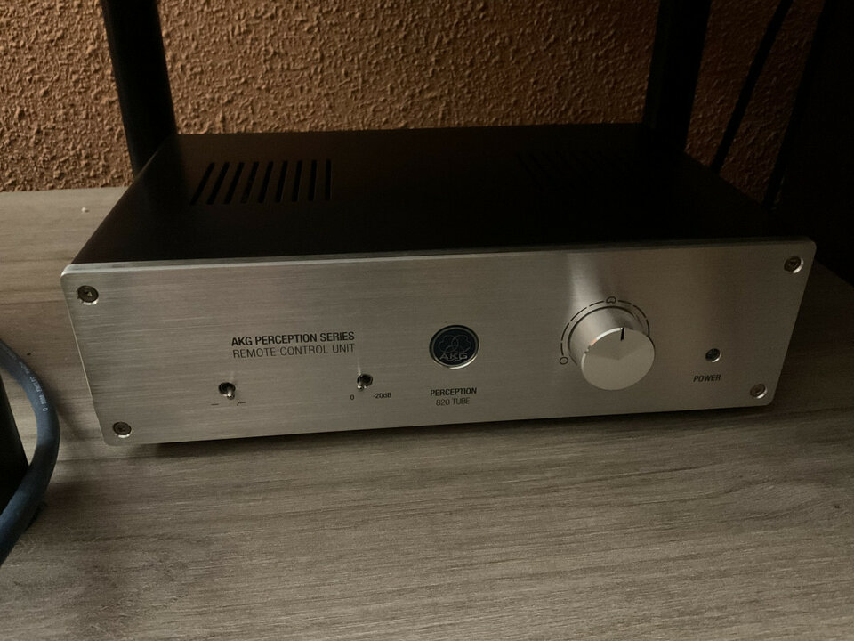 AKG Perception 820 tube
