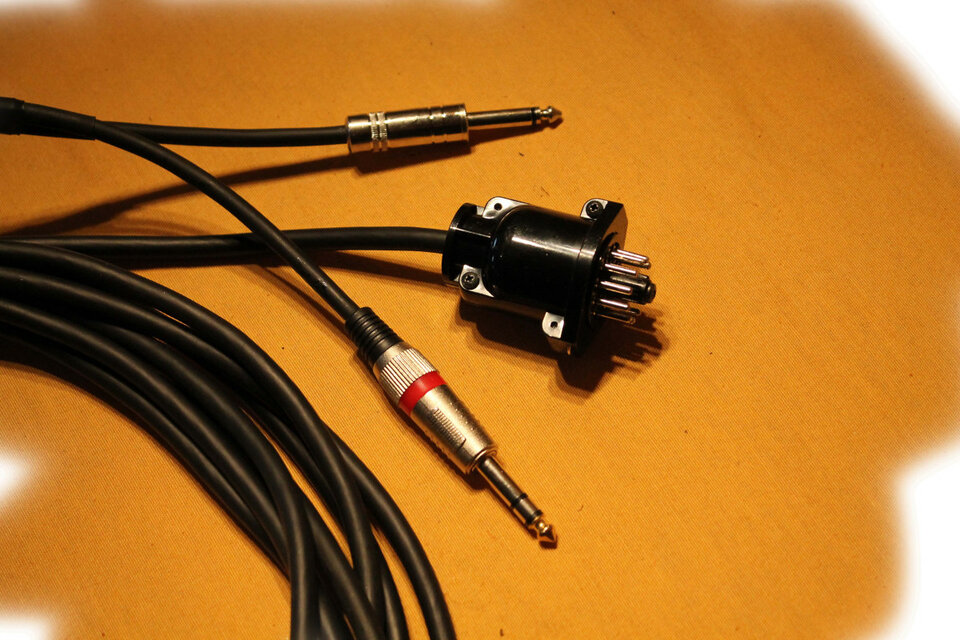 Cable conector 11 pines a Jacks.