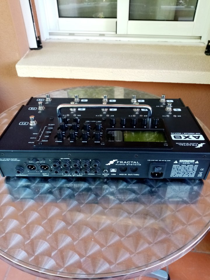 Fractal Audio AX8 (AXE II en formato pedalera)