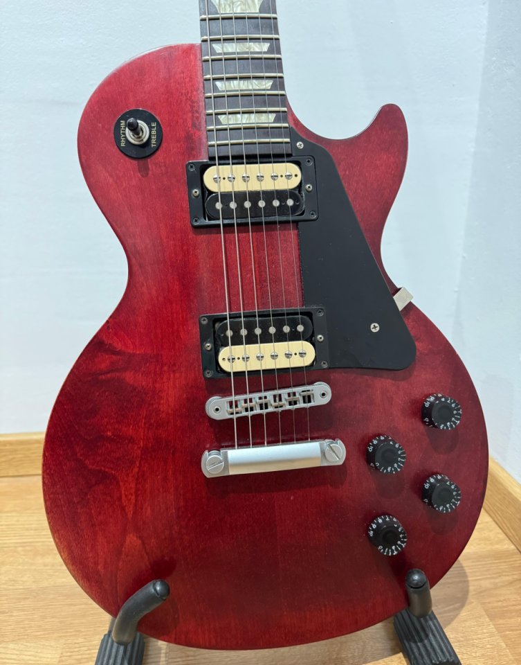 Gibson Les Paul Studio Faded 2012 de segunda mano · Foto 5 de 10 · Málaga · 900 €