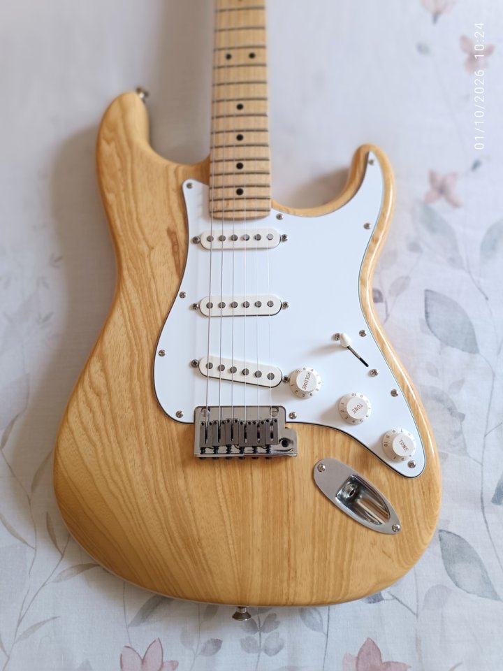 Fender stratocaster Ash American Professional 2017 de segunda mano · Foto 2 de 10 · Madrid · 1400 €