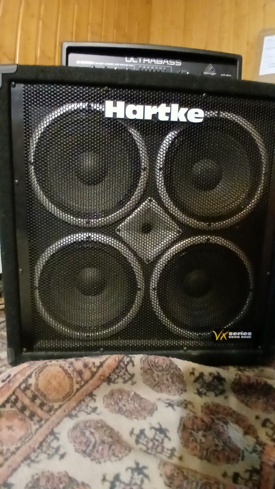 Cabezal Behringer UltraBass BXD3000H + pantalla HARTKE VX410