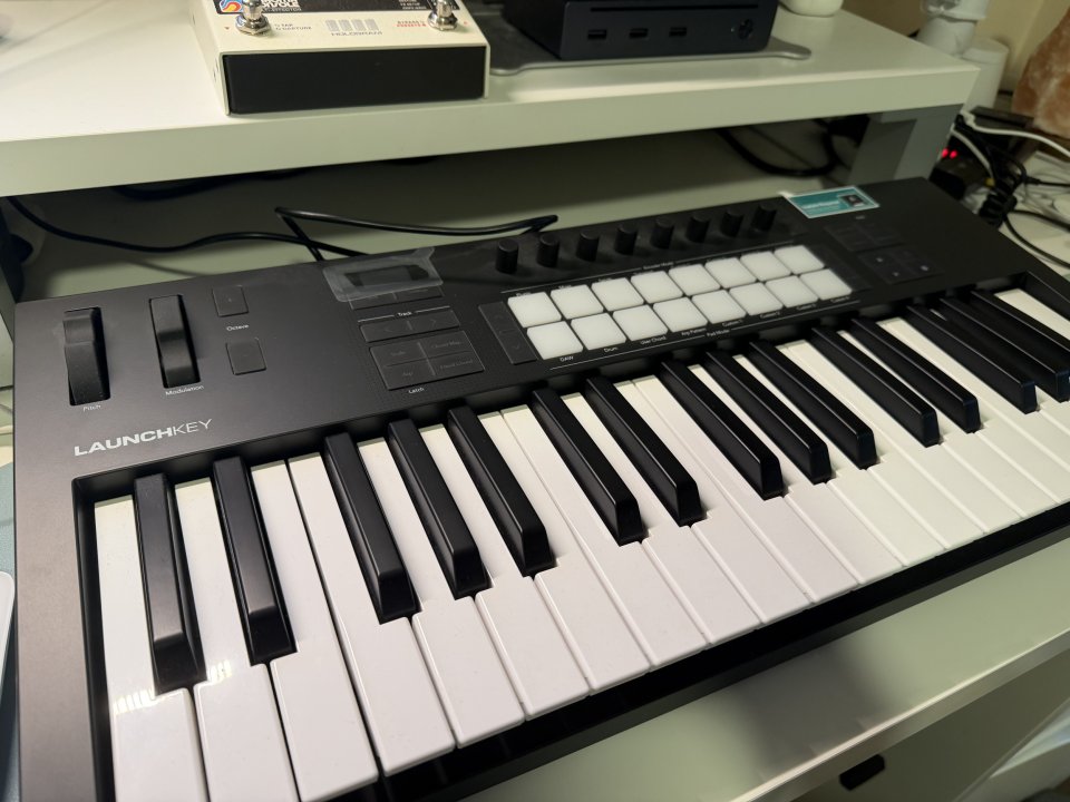 Novation Launchkey 37 mk4