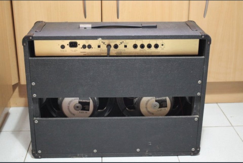 O cambio Marshall jcm 900 2x12 100w high gain dual Reverb de segunda mano · Foto 2 de 2 · Guadalajara · 450 €