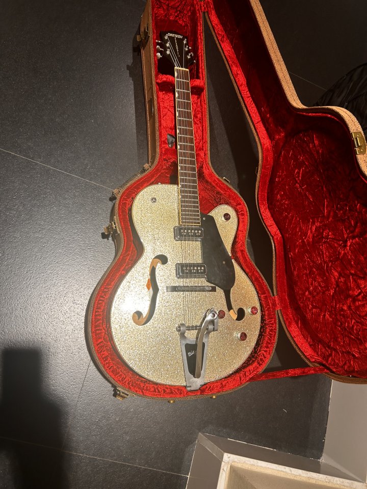 Gretsch Electromatic G5126 Silver Sparkle
