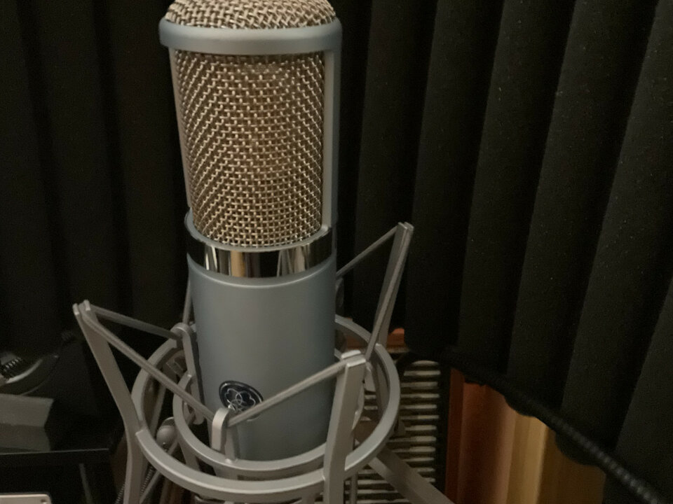 AKG Perception 820 tube