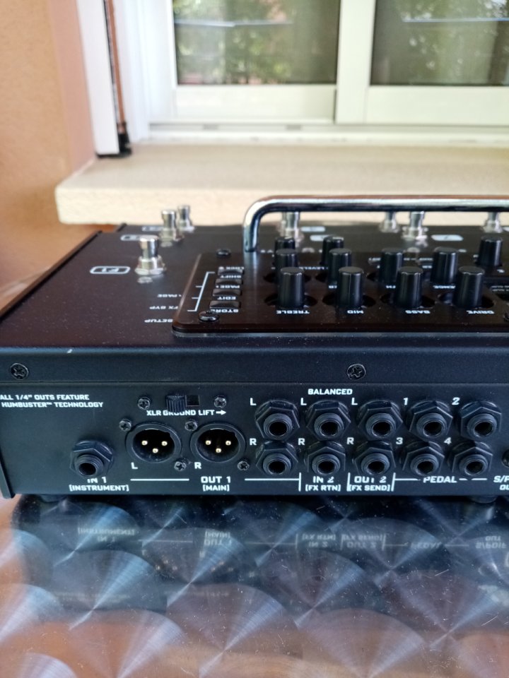 Fractal Audio AX8 (AXE II en formato pedalera)