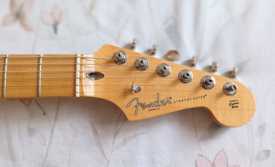 Fender stratocaster Ash American Professional 2017 de segunda mano · Foto 3 de 10 · Madrid · 1400 €